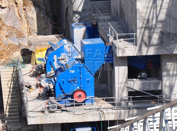石灰石生產線現場反擊式破碎機 石灰石生產線現場反擊式破碎機